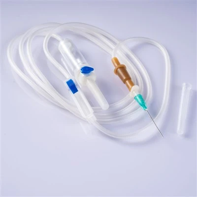 Equipo de infusión intravenosa con aguja Luer Lock y Slip